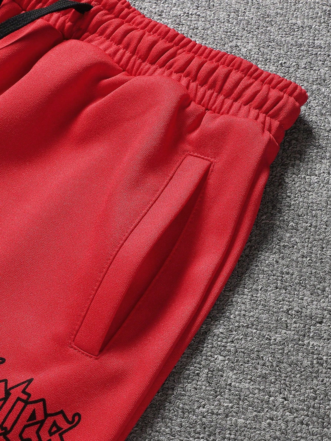 Manfinity Roghcode Loose Men'S Fire & Letter Printed Drawstring Waist Shorts Flame Pants Street Wear Shorts Men Sport Shorts Men Athletic Shorts